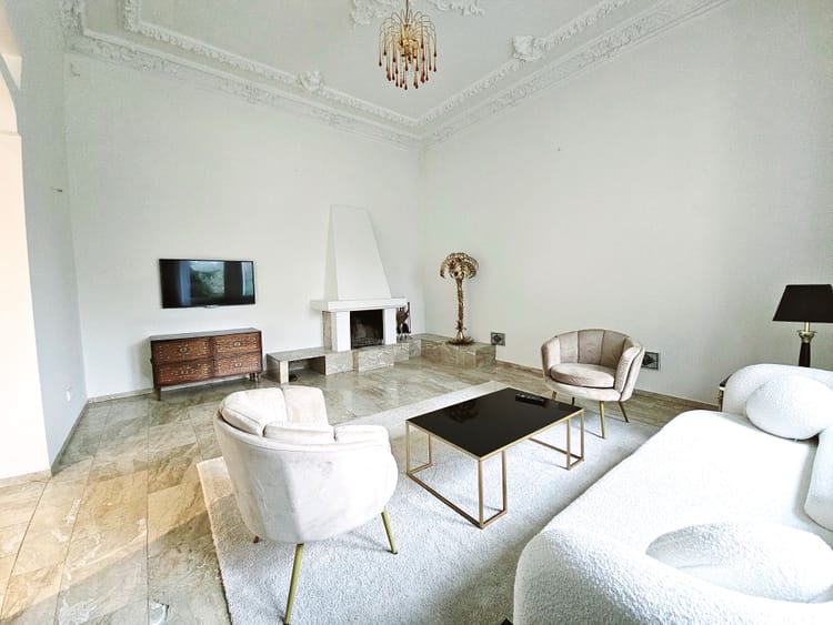 Breathtaking fully furnished apartment in 1st class location